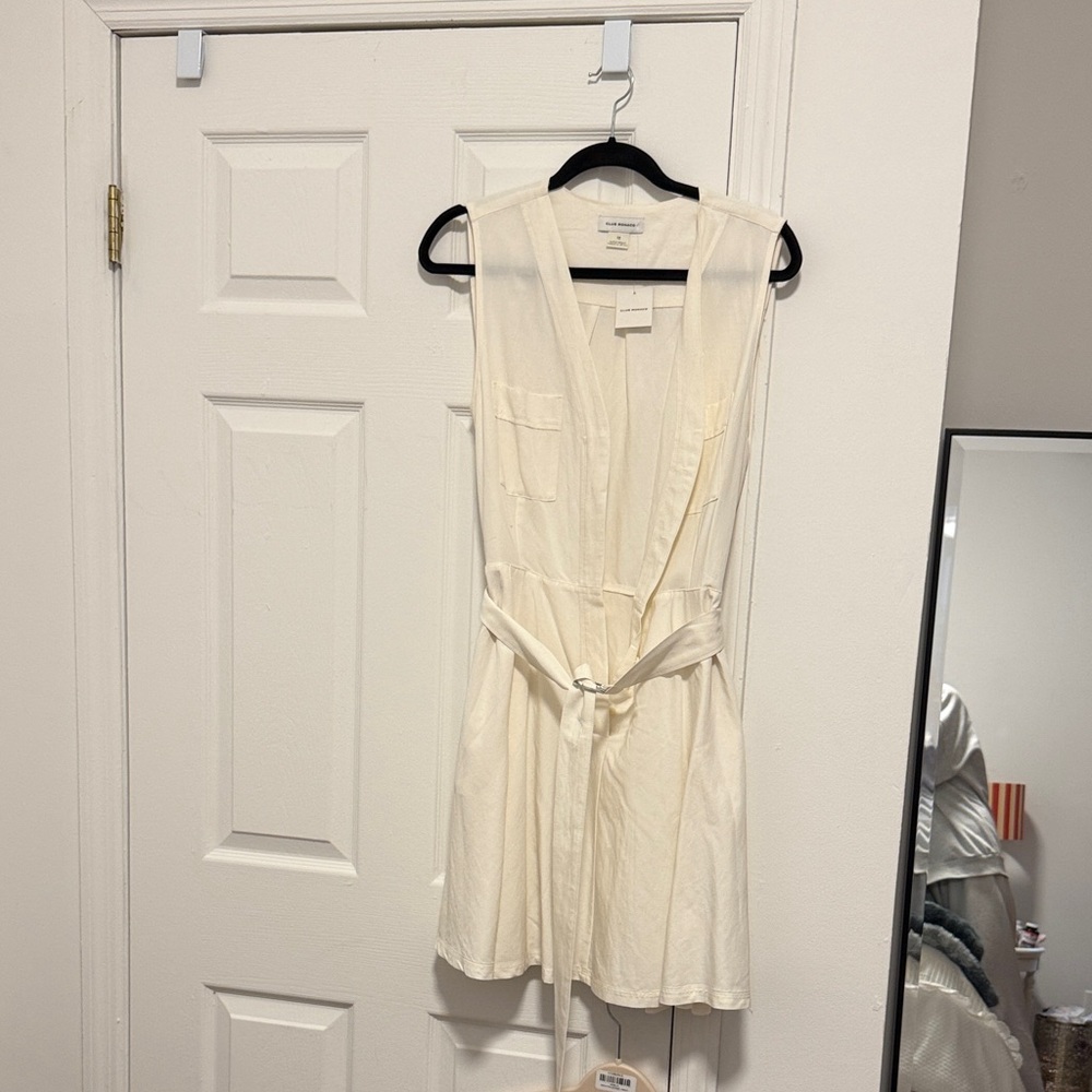 Club Monaco Cream Sleeveless Dress